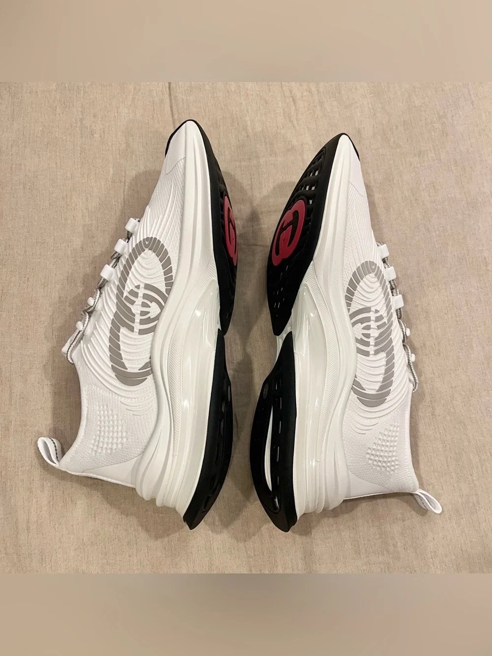 Gucci gg logo
